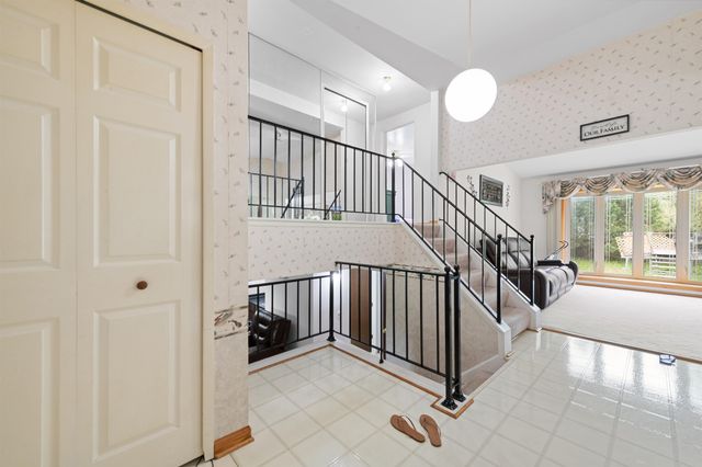 38982 Sutton Dr Drive, Sterling Heights, MI 48310