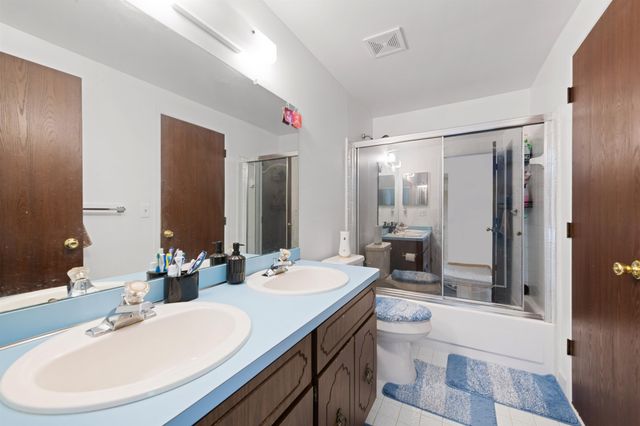 38982 Sutton Dr Drive, Sterling Heights, MI 48310