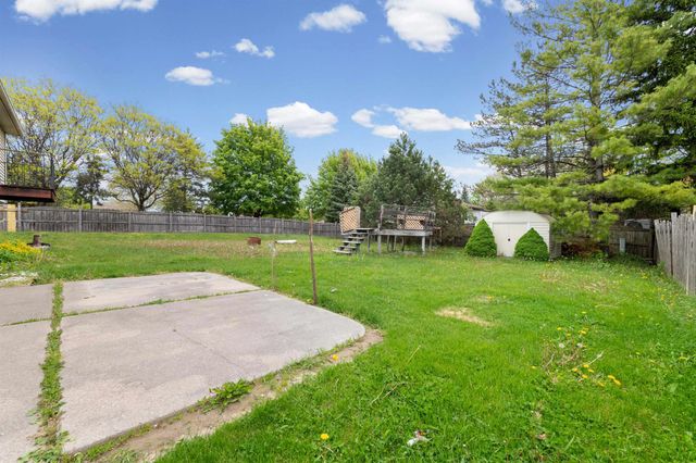 38982 Sutton Dr Drive, Sterling Heights, MI 48310