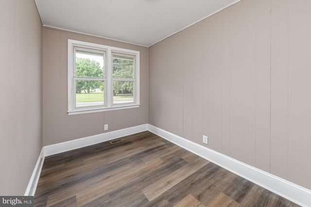 6 SUNSET AVE, Pennsville, NJ 08070