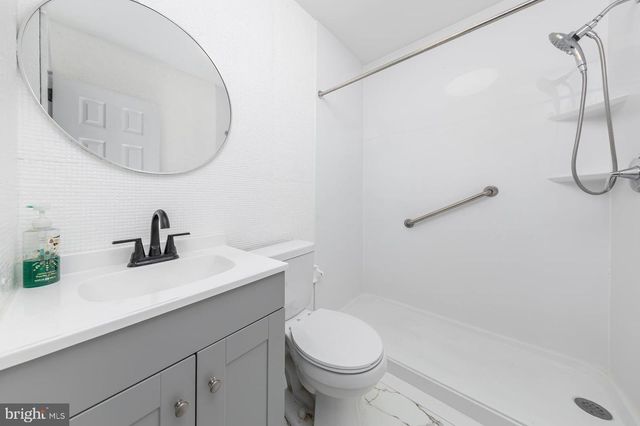 6 SUNSET AVE, Pennsville, NJ 08070