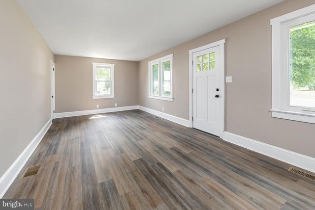6 SUNSET AVE, Pennsville, NJ 08070