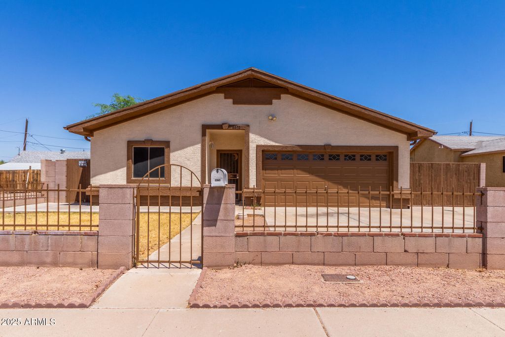 Image 1 of property listing at 8676 W MOUNTAIN VIEW Road, Peoria, AZ 85345