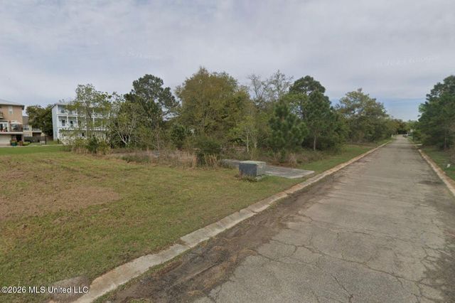 14 Pelican Cove Lane, Long Beach, MS 39560