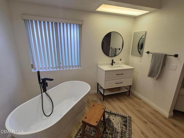 642 Vista Lago Circle N, Palm Desert, CA 92211