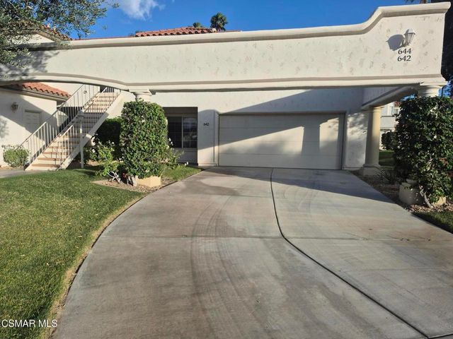 642 Vista Lago Circle N, Palm Desert, CA 92211
