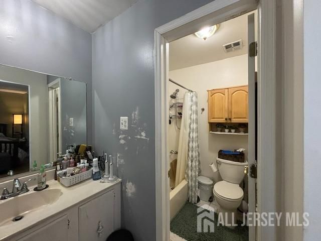 9 Quincy Circle S, South Brunswick, NJ 08810