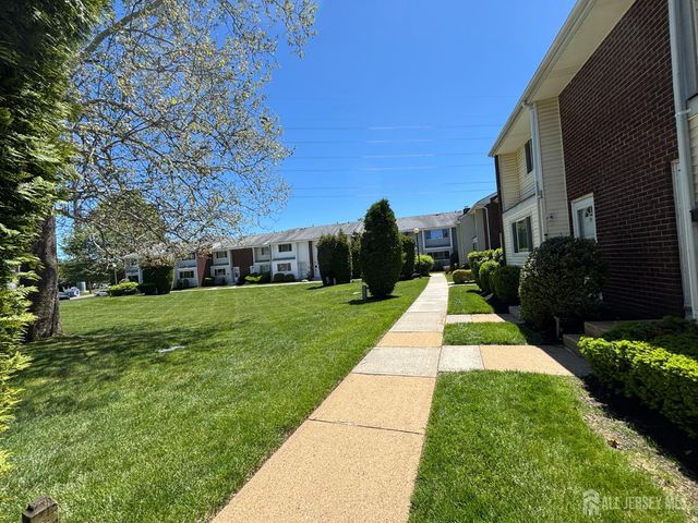 9 Quincy Circle S, South Brunswick, NJ 08810