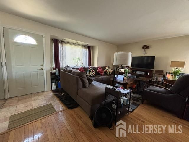 9 Quincy Circle S, South Brunswick, NJ 08810