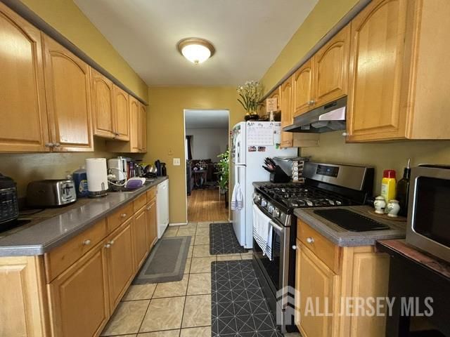9 Quincy Circle S, South Brunswick, NJ 08810