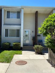 9 Quincy Circle S, South Brunswick, NJ 08810