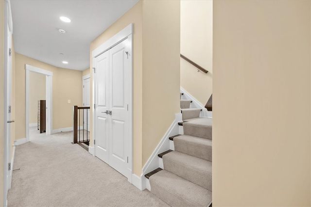 202 Kousa Ln, Peters Twp, PA 15367