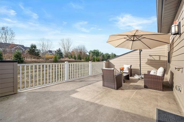 202 Kousa Ln, Peters Twp, PA 15367