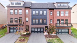 202 Kousa Ln, Peters Twp, PA 15367