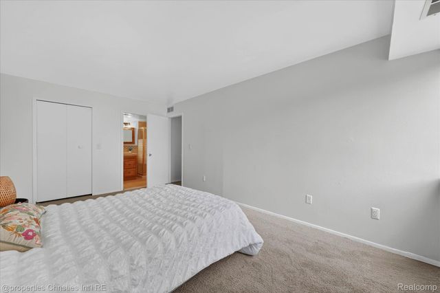 3815 Lone Pine Road, West Bloomfield Charter Township, MI 48323