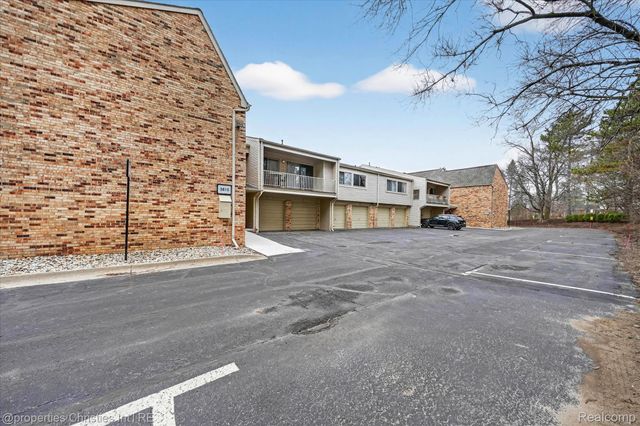 3815 Lone Pine Road, West Bloomfield Charter Township, MI 48323