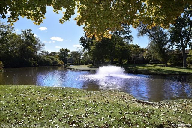 3815 Lone Pine Road, West Bloomfield Charter Township, MI 48323