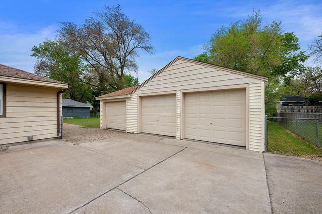 11581 Kumquat Street NW, Coon Rapids, MN 55448
