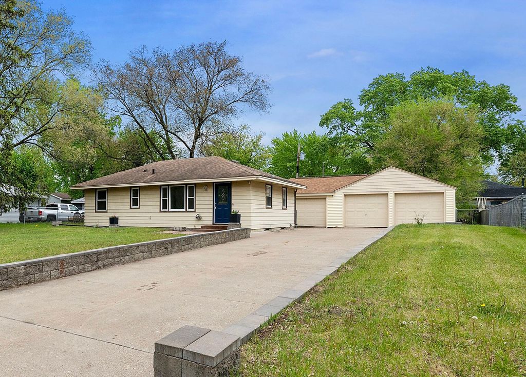 11581 Kumquat Street NW, Coon Rapids, MN 55448