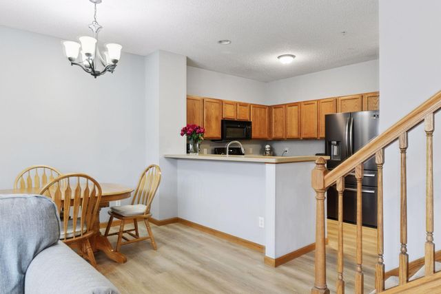 1976 Clover Ridge Drive, Chaska, MN 55318