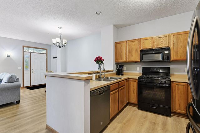 1976 Clover Ridge Drive, Chaska, MN 55318