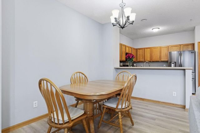 1976 Clover Ridge Drive, Chaska, MN 55318