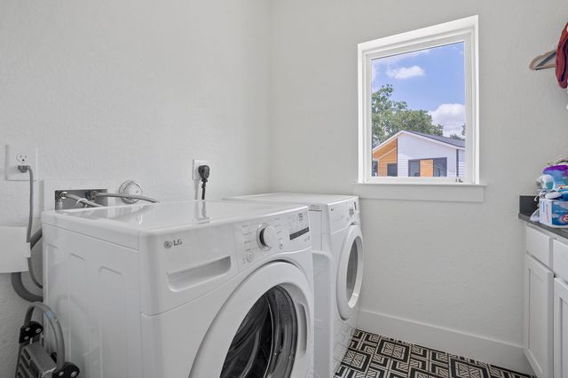 5806 Sutherlin RD, Austin, TX 78723