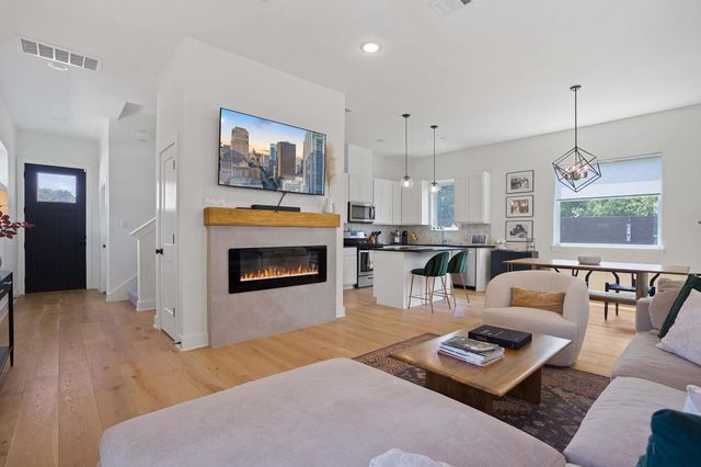 5806 Sutherlin RD, Austin, TX 78723