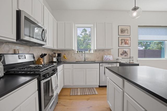 5806 Sutherlin RD, Austin, TX 78723