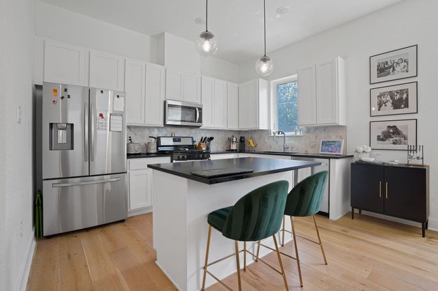 5806 Sutherlin RD, Austin, TX 78723