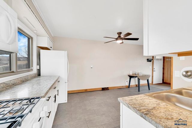 501 ROBBINS DR, Rapid City, SD 57701