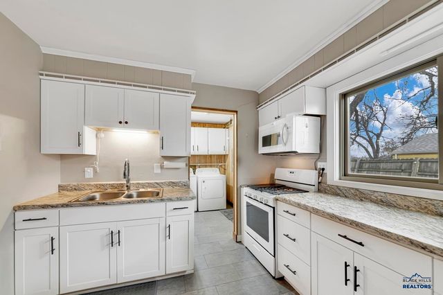 501 ROBBINS DR, Rapid City, SD 57701