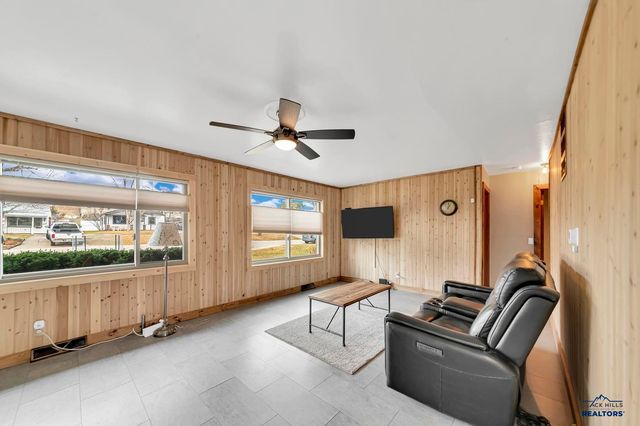 501 ROBBINS DR, Rapid City, SD 57701