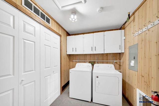 501 ROBBINS DR, Rapid City, SD 57701