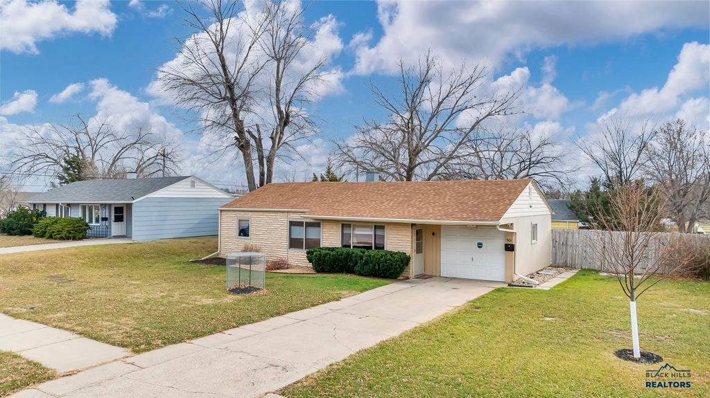 501 ROBBINS DR, Rapid City, SD 57701
