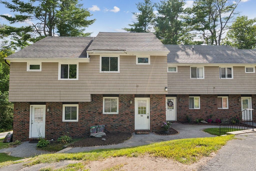 526 East Avenue 102, Lewiston, ME 04240 — exterior