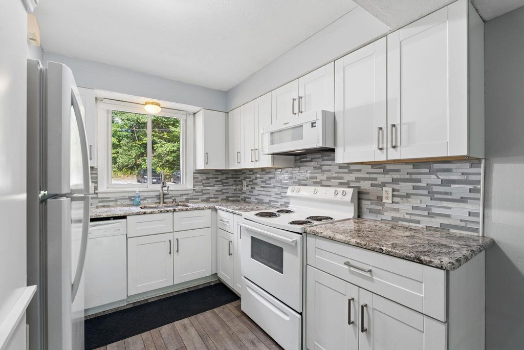 526 East Avenue 102, Lewiston, ME 04240 — photo 4