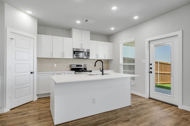 4028 Clovis Street, Midlothian, TX 76065