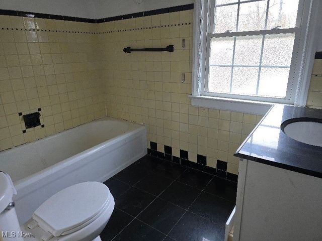 3649 Antisdale Avenue, Cleveland Heights, OH 44118