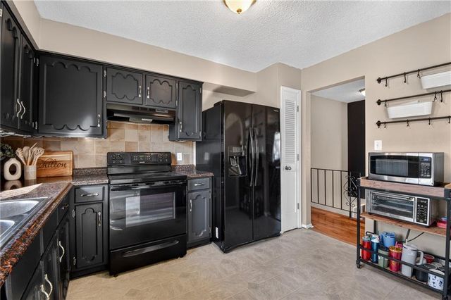 5012 NW Downing Street, Blue Springs, MO 64015