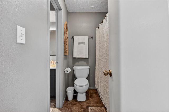 5012 NW Downing Street, Blue Springs, MO 64015