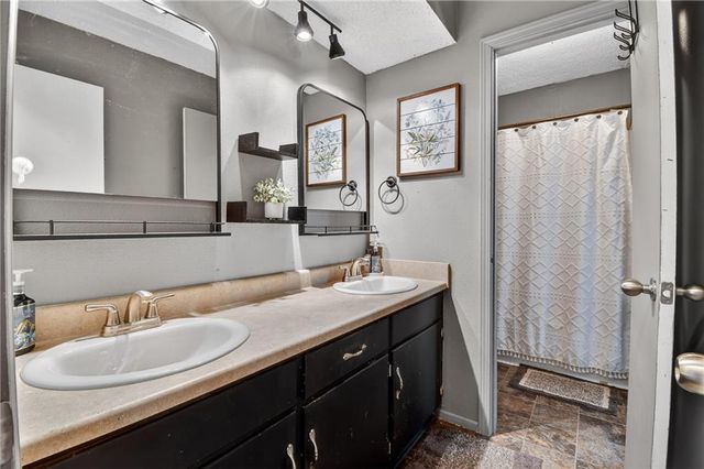 5012 NW Downing Street, Blue Springs, MO 64015