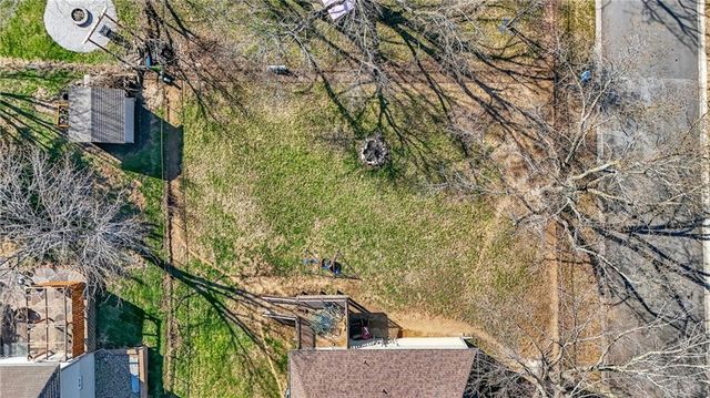 5012 NW Downing Street, Blue Springs, MO 64015