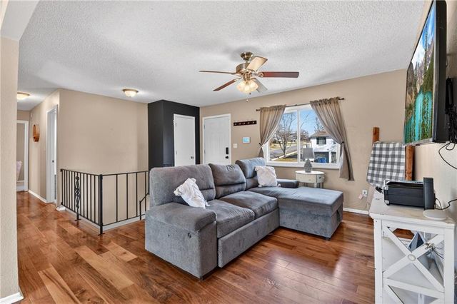 5012 NW Downing Street, Blue Springs, MO 64015