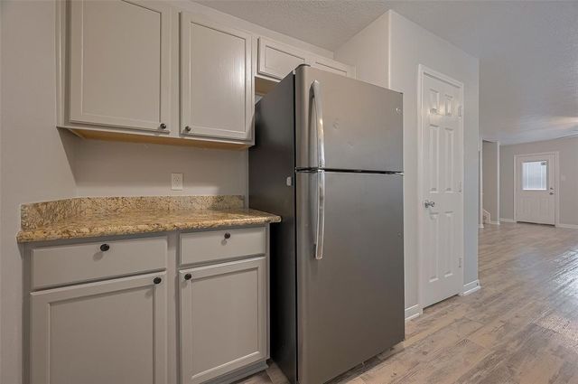 5009 Willow Point Drive, Conroe, TX 77303