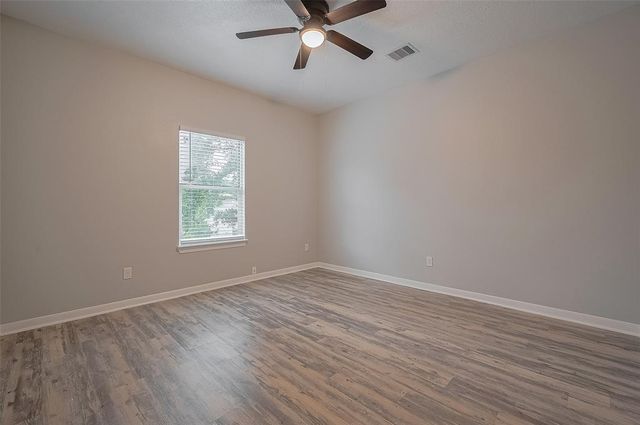 5009 Willow Point Drive, Conroe, TX 77303