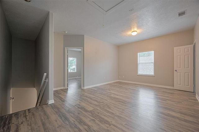 5009 Willow Point Drive, Conroe, TX 77303