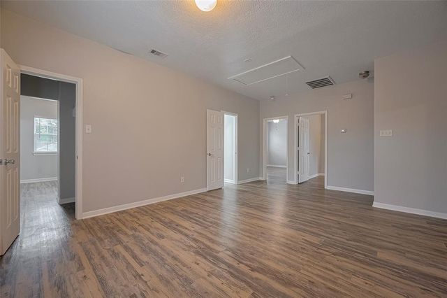 5009 Willow Point Drive, Conroe, TX 77303