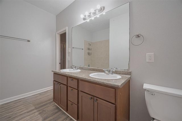 5009 Willow Point Drive, Conroe, TX 77303