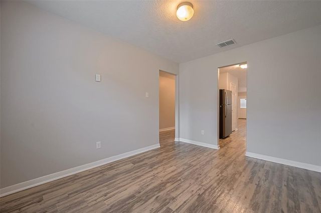 5009 Willow Point Drive, Conroe, TX 77303